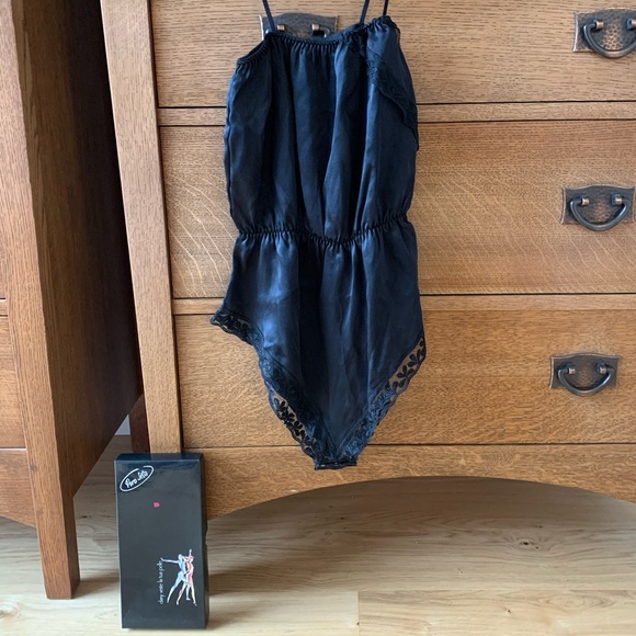 NWOT 100% Silk Pura Seta Black Lingerie - Picture 2 of 6